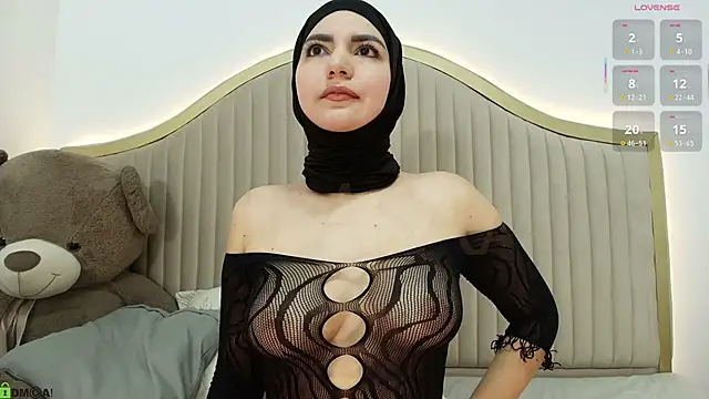 dalilasaadi  online show from February 26, 3:44 pm