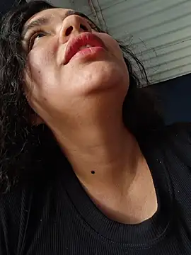 blerstefan1 online show from June 13, 1:08 pm