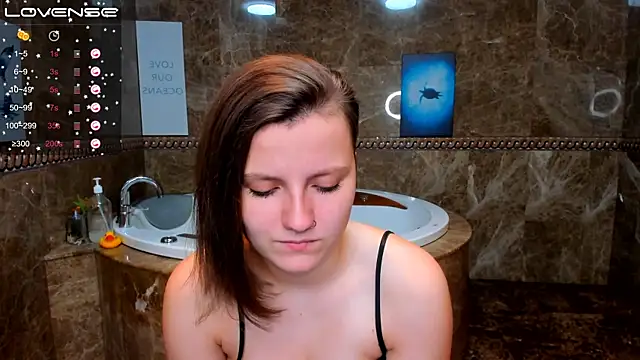 MelindaTin online show from October 1, 1:10 am