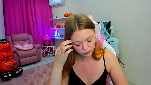 Strawberrye online show from November 4, 3:22 am