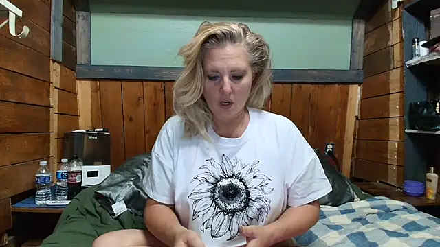 lisaxlovexxx online show from March 19, 8:13 pm