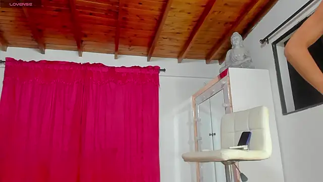 emily hornett online show from February 28, 3:17 am