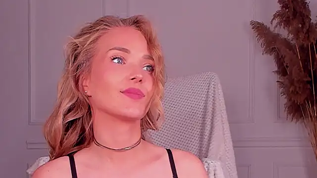 daisyd001 online show from June 4, 6:40 am