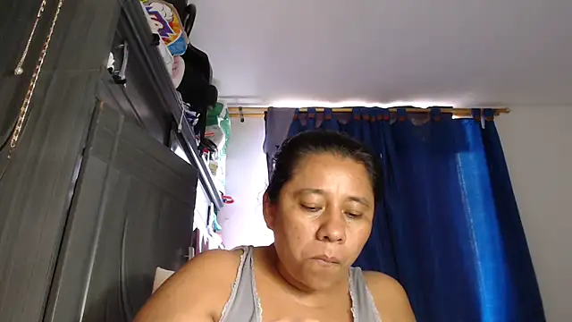 adrixxx38 online show from April 2, 9:45 pm