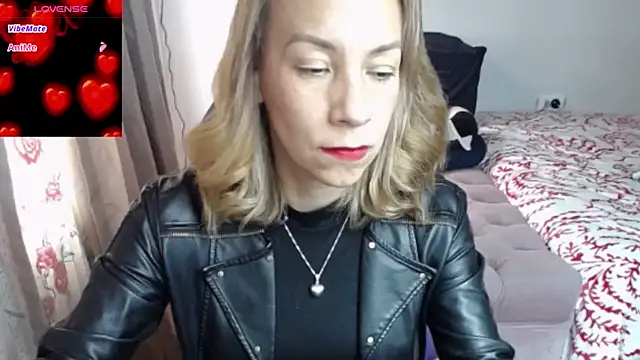 cristin doll  online show from February 6, 7:17 pm