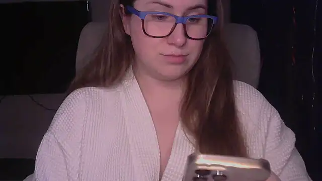 SeasonalSomeone online show from February 12, 9:05 pm