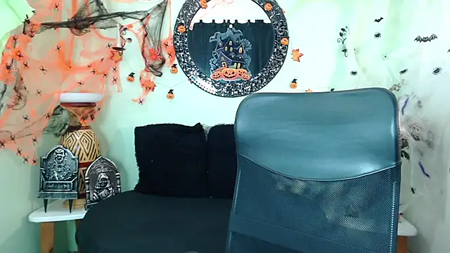 DestinyHills online show from October 9, 12:31 pm