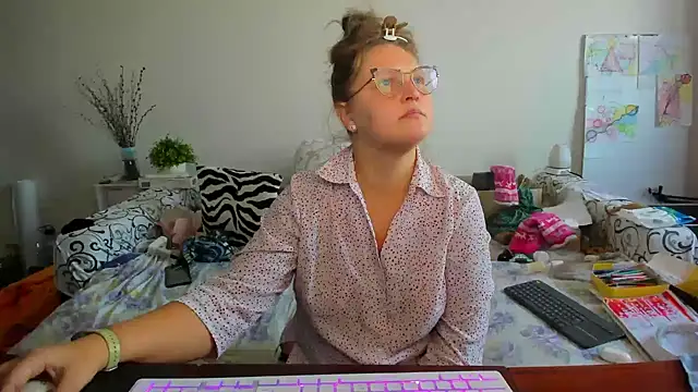 IamYourNarcotic online show from November 21, 12:40 pm