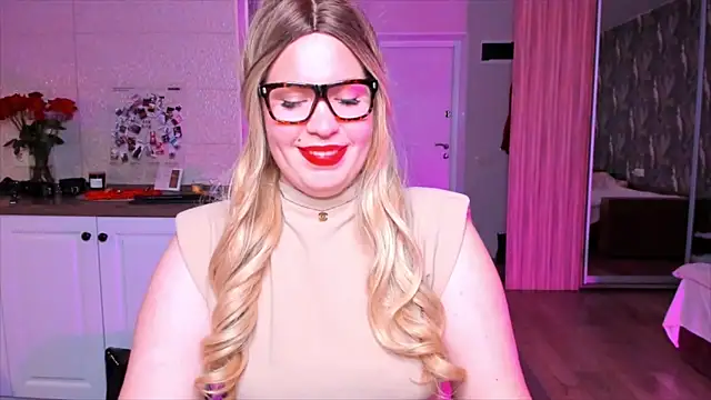 HotTiffani online show from March 5, 12:56 pm