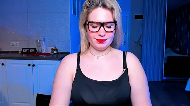 HotTiffani online show from February 4, 6:55 pm