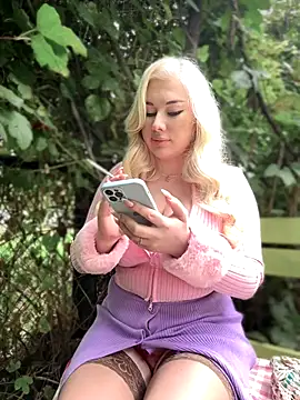 LaraHollywood online show from September 13, 6:10 am