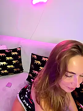 VickyDiamondx online show from September 14, 8:45 am