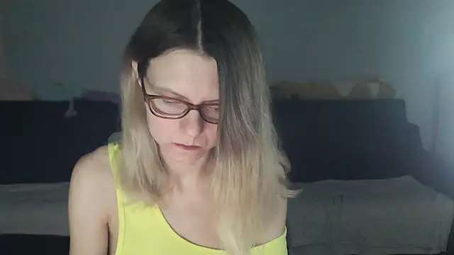 night is dark online show from December 4, 10:32 pm