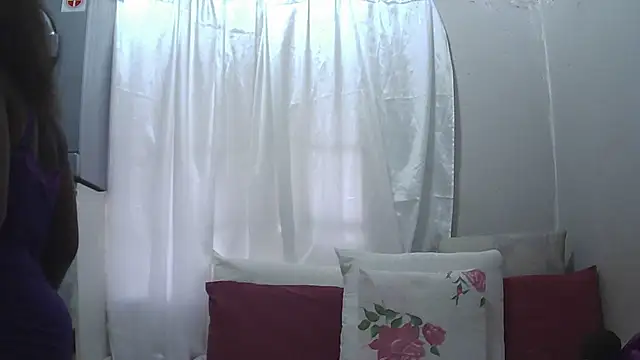 Delicioussexy online show from September 21, 4:33 am