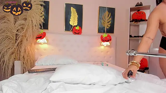 valerie lya online show from October 6, 8:46 pm