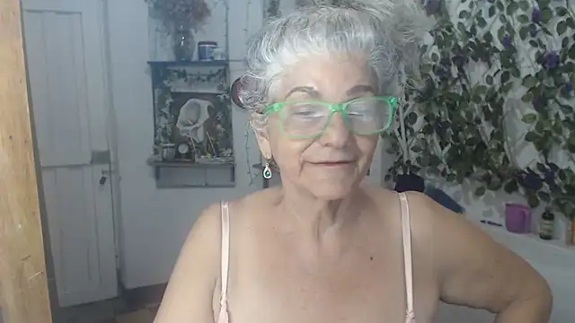 FunnyGrandma online show from July 17, 12:48 am