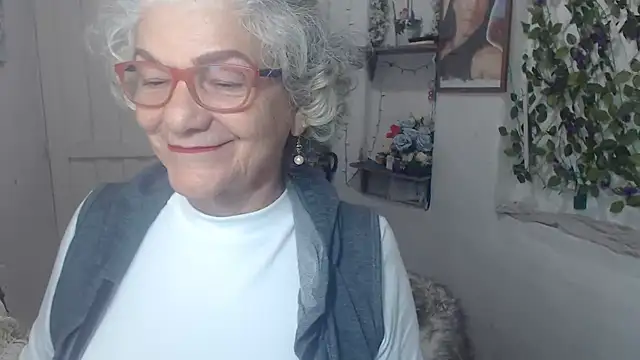 FunnyGrandma online show from October 15, 1:08 am