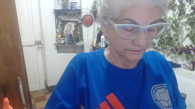 FunnyGrandma online show from July 4, 1:12 am