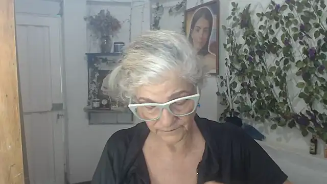 FunnyGrandma online show from July 14, 10:47 pm