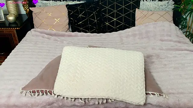 AleshaArabian online show from March 24, 5:13 am