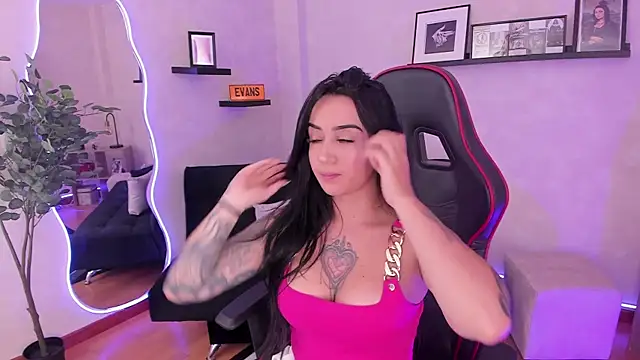 EmmyEvans1 online show from September 15, 7:43 pm