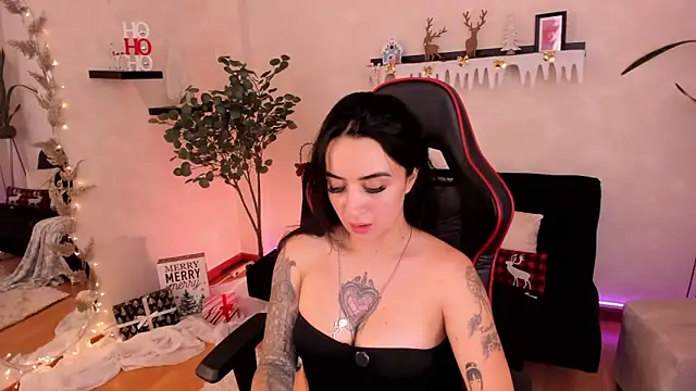 EmmyEvans1 online show from November 11, 7:44 pm