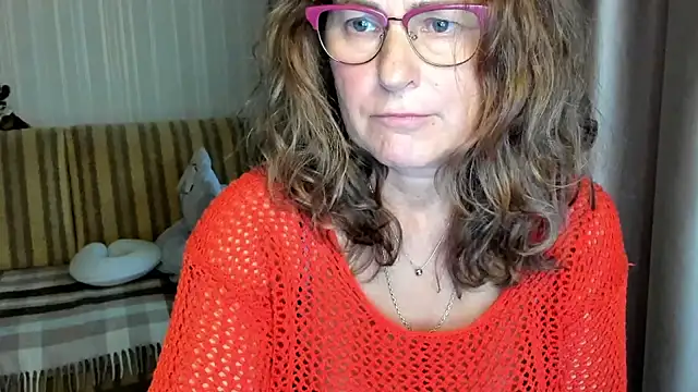 lauraoven online show from October 6, 2:34 pm