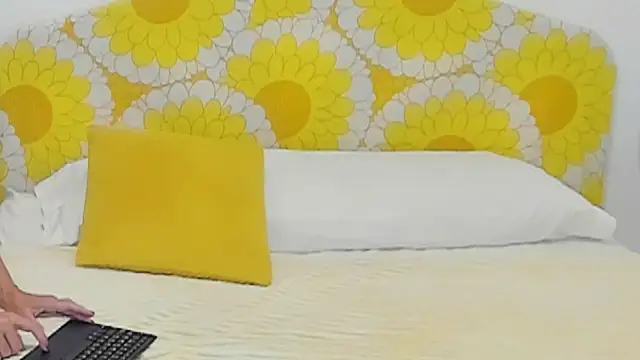 milf penelope online show from October 8, 3:44 am