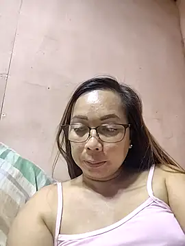 asianwet4u online show from April 3, 6:06 pm