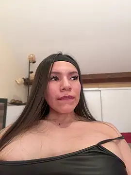 LalieFR online show from April 3, 5:44 pm