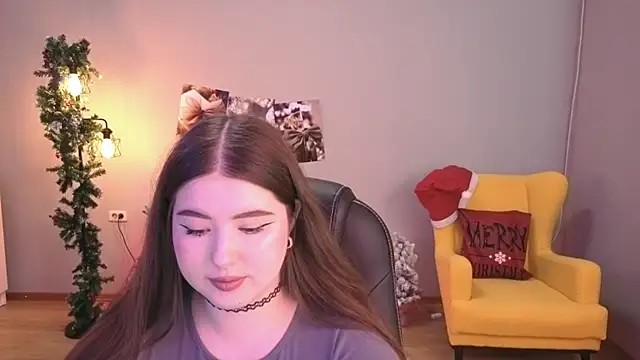 NicoleFoxery online show from December 14, 8:25 pm