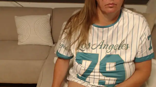 KimMitchelli online show from July 23, 4:20 am