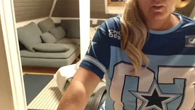 KimMitchelli online show from November 4, 9:20 pm