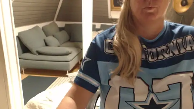 KimMitchelli online show from November 24, 9:06 pm