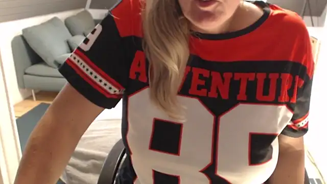 KimMitchelli online show from December 15, 11:04 am