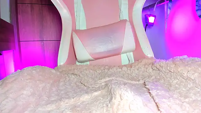 KataFerreira777 online show from October 23, 1:11 am