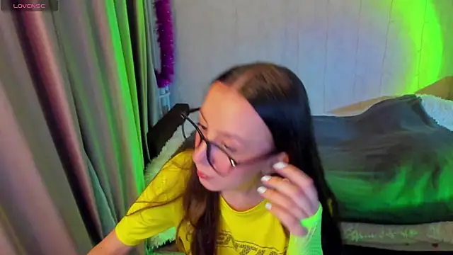 CurlySteph online show from November 6, 5:52 pm