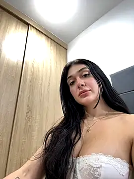 LaanaCooper online show from November 12, 6:17 pm