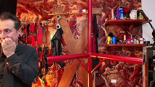 boy n girl online show from October 21, 9:35 am