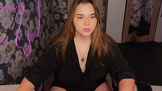  momiji  online show from April 17, 1:24 pm