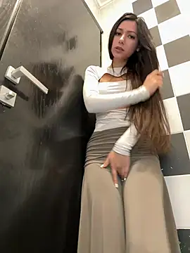  MiaQueen  online show from March 7, 11:56 pm