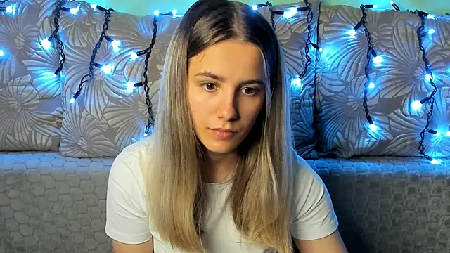 MaggieCake online show from October 14, 12:35 am