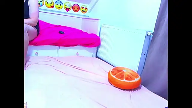 evehotty online show from March 18, 8:03 pm