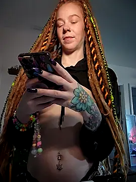 LucidLucy online show from October 28, 2:23 pm