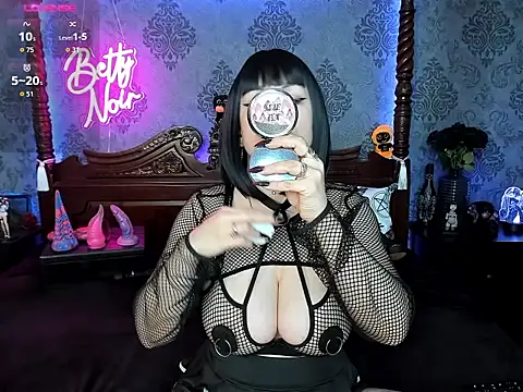 BettyNoir online show from October 12, 5:48 pm