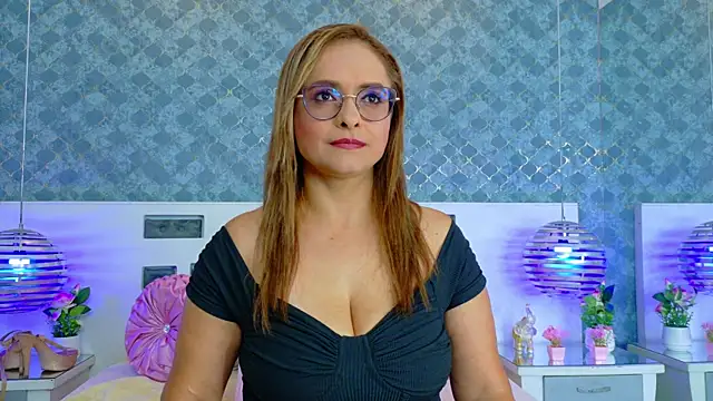 MarilynVega1 online show from September 13, 8:39 pm