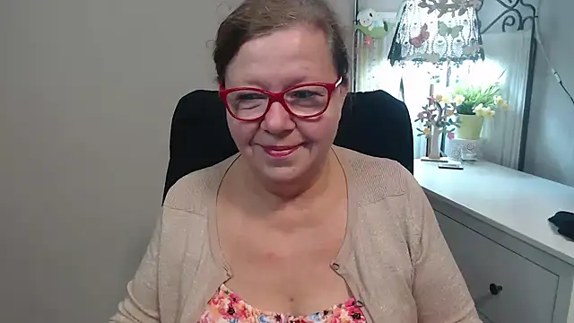 Adelewildx online show from September 24, 3:16 am