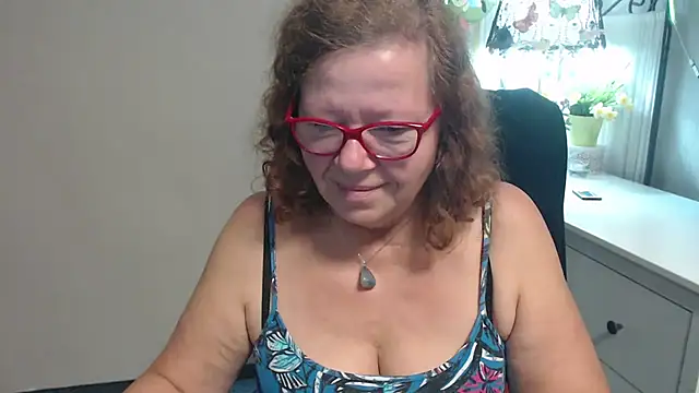 Adelewildx online show from September 16, 3:58 am