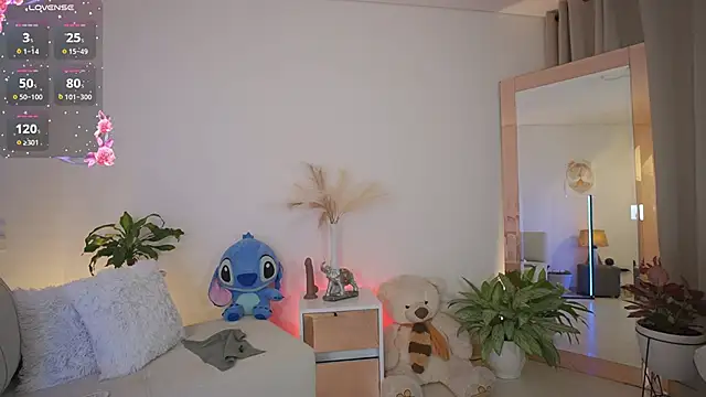 roxie gates  online show from March 23, 3:01 am