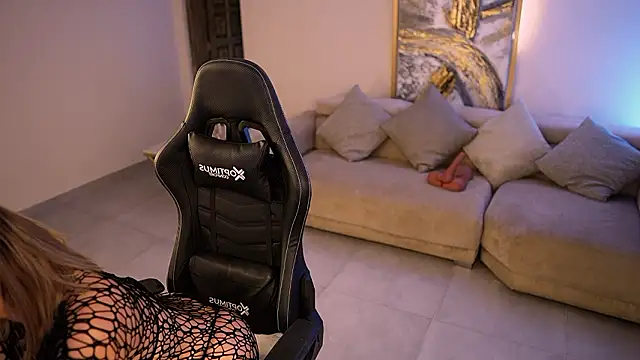 KylaMorrison online show from March 30, 12:05 pm